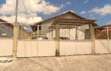 Imagem: A casa possui 2 Dormitórios, 1 Banheiro, 1 Vaga na garagem