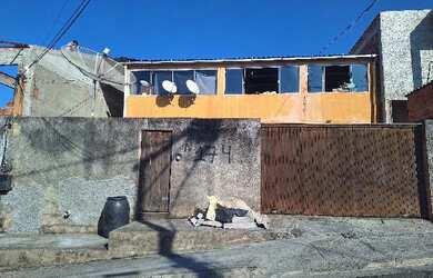 Imagem: A casa possui 1 Dormitório, 1 Banheiro, 136m² de Área, 258m²