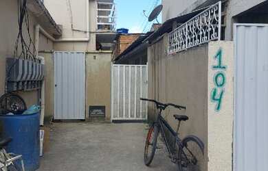 Imagem: A casa possui 2 Dormitórios, 1 Banheiro, 54m² de Área, 53m²