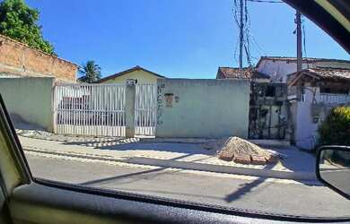 Imagem: A casa possui 2 Dormitórios, 1 Banheiro, 68m² de Área, 675m²