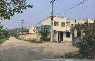 Imagem: A casa possui 2 Dormitórios, 1 Banheiro, 47m² de Área, 72m²