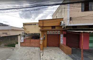 Imagem: A casa possui 2 Dormitórios, 1 Banheiro, 97m² de Área, 422m²