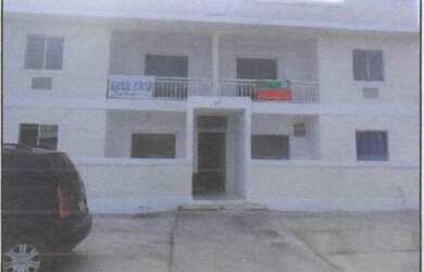 Imagem: A casa possui 2 Dormitórios, 1 Banheiro, 1 Vaga na garagem