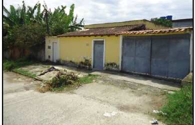 Imagem: A casa possui 2 Dormitórios, 1 Banheiro, 1 Vaga na garagem