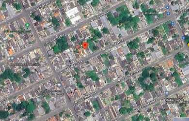 Imagem: A casa possui 2 Dormitórios, 1 Banheiro, 1 Vaga na garagem