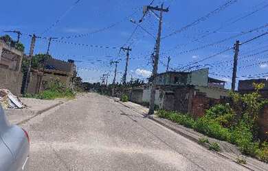 Imagem: A casa possui 2 Dormitórios, 1 Banheiro, 1 Vaga na garagem