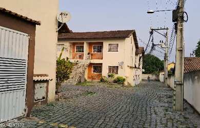 Imagem: A casa possui 2 Dormitórios, 1 Banheiro, 50m² de Área e 61m²