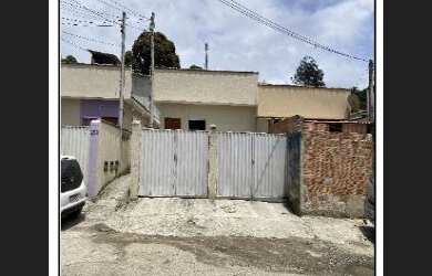 Imagem: A casa possui 1 Dormitório, 1 Banheiro, 1 Vaga na garagem