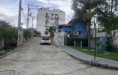 Imagem: O apartamento possui 3 Dormitórios, 1 Banheiro, 1 Vaga na garagem