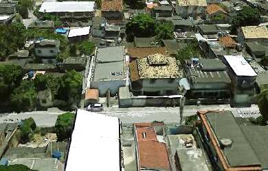 Imagem: A casa possui 1 Dormitório, 1 Banheiro, 1 Vaga na garagem