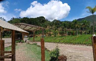 Imagem: O terreno possui 1 Dormitório, 1 Banheiro, 50m² de Área