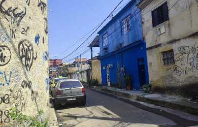 Imagem: A casa possui 2 Dormitórios, 1 Banheiro, 1 Vaga na garagem