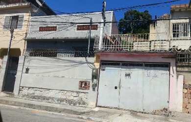 Imagem: A casa possui 2 Dormitórios, 1 Banheiro, 66m² de Área, 105m²