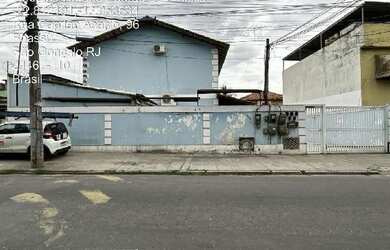 Imagem: A casa possui 1 Dormitório, 1 Banheiro, 1 Vaga na garagem