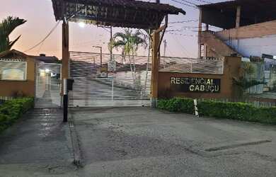 Imagem: A casa possui 2 Dormitórios, 1 Banheiro, 2 Vagas na garagem