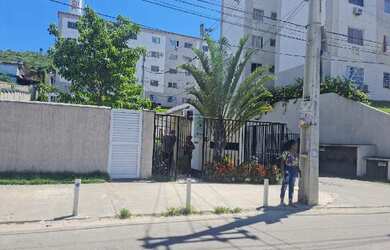 Imagem: O apartamento possui 3 Dormitórios, 1 Banheiro, 1 Vaga na garagem
