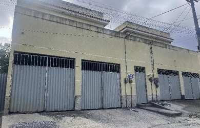 Imagem: A casa possui 3 Dormitórios, 1 Banheiro, 1 Vaga na garagem