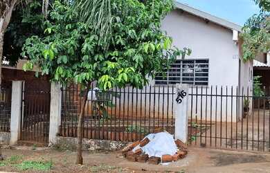 Imagem: A casa possui 2 Dormitórios, 1 Banheiro, 45m² de Área, 200m²