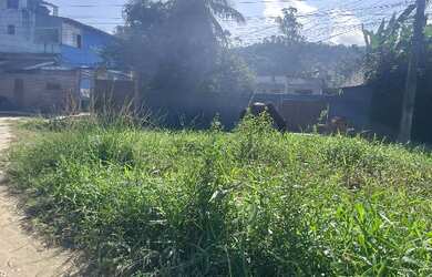 Imagem: O terreno possui 1 Dormitório, 1 Banheiro, 50m² de Área e