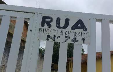 Imagem: A casa possui 2 Dormitórios, 1 Banheiro, 1 Vaga na garagem