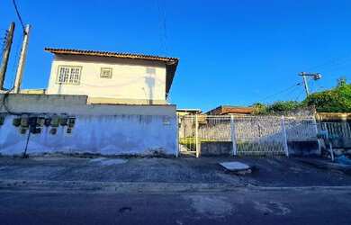 Imagem: A casa possui 2 Dormitórios, 1 Banheiro, 1 Vaga na garagem