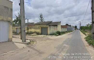 Imagem: A casa possui 2 Dormitórios, 1 Banheiro, 95m² de Área, 720m²