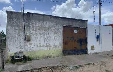 Imagem: A casa possui 2 Dormitórios, 1 Banheiro, 86m² de Área e 162m²