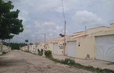 Imagem: A casa possui 2 Dormitórios, 1 Banheiro, 1 Vaga na garagem