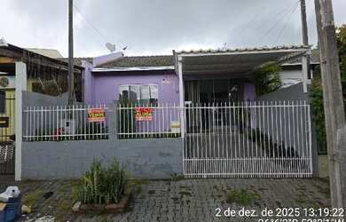 Imagem: A casa possui 2 Dormitórios, 1 Banheiro, 1 Vaga na garagem