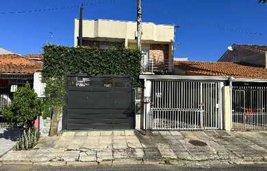 Imagem: A casa possui 2 Dormitórios, 1 Banheiro, 1 Vaga na garagem