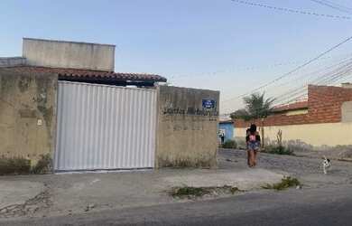 Imagem: A casa possui 2 Dormitórios, 1 Banheiro, 62m² de Área e 170m²