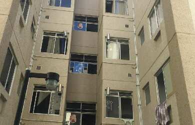 Imagem: O apartamento possui 2 Dormitórios, 1 Banheiro, 1 Vaga na garagem