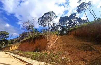 Imagem: O terreno possui 1 Dormitório, 1 Banheiro, 50m² de Área