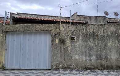 Imagem: A casa possui 3 Dormitórios, 1 Banheiro, 108m² de Área e