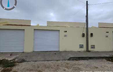 Imagem: A casa possui 2 Dormitórios, 1 Banheiro, 1 Vaga na garagem