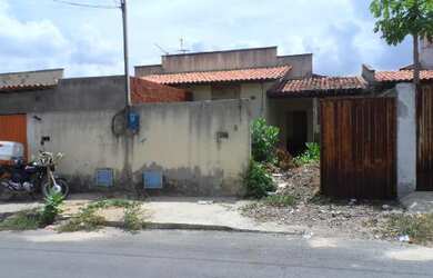 Imagem: A casa possui 2 Dormitórios, 1 Banheiro, 53m² de Área, 141m²