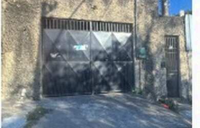 Imagem: O apartamento possui 4 Dormitórios, 1 Banheiro e 214m² de