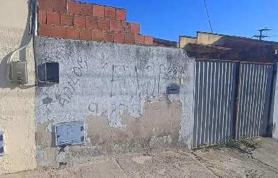 Imagem: A casa possui 2 Dormitórios, 1 Banheiro, 53m² de Área, 282m²