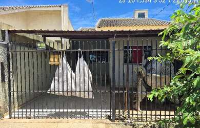 Imagem: A casa possui 2 Dormitórios, 1 Banheiro, 1 Vaga na garagem