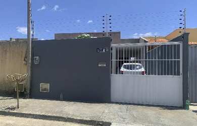 Imagem: A casa possui 2 Dormitórios, 1 Banheiro, 88m² de Área, 162m²