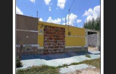 Imagem: A casa possui 2 Dormitórios, 1 Banheiro, 2 Vagas na garagem