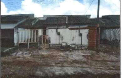 Imagem: A casa possui 2 Dormitórios, 1 Banheiro, 1 Vaga na garagem