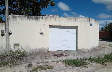 Imagem: A casa possui 2 Dormitórios, 1 Banheiro, 64m² de Área, 179m²