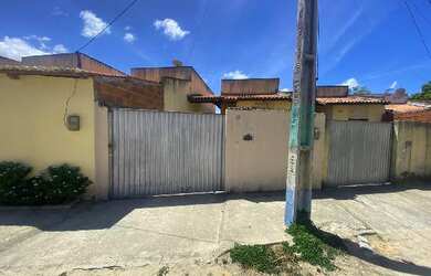 Imagem: A casa possui 2 Dormitórios, 1 Banheiro, 1 Vaga na garagem