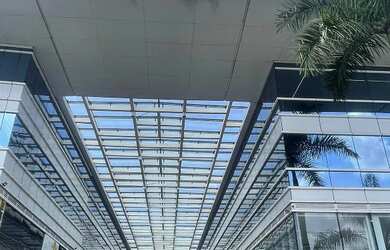 Imagem: A sala comercial possui 1 Dormitório, 1 Banheiro, 1 Vaga na