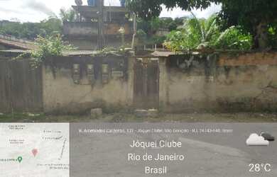 Imagem: A casa possui 1 Dormitório, 1 Banheiro, 1 Vaga na garagem