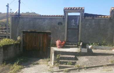 Imagem: A casa possui 2 Dormitórios, 1 Banheiro, 56m² de Área e 235m²