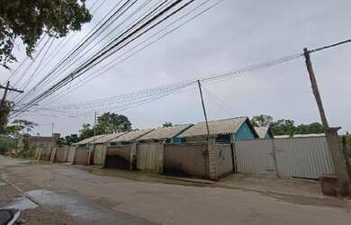 Imagem: A casa possui 2 Dormitórios, 1 Banheiro, 1 Vaga na garagem