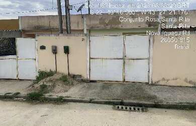 Imagem: A casa possui 2 Dormitórios, 1 Banheiro, 1 Vaga na garagem