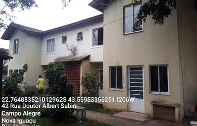 Imagem: A casa possui 2 Dormitórios, 1 Banheiro, 1 Vaga na garagem